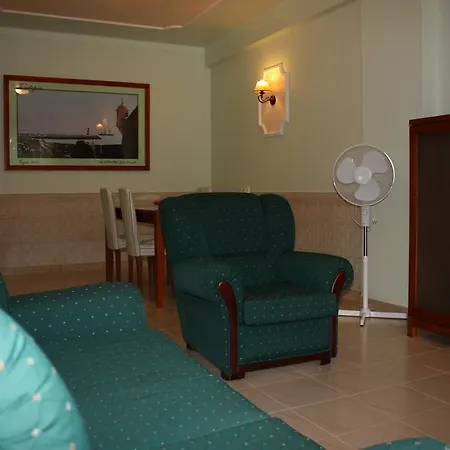 Atlantida Guest house *