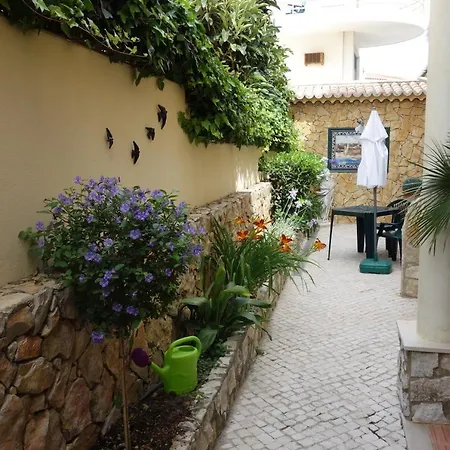 Atlantida Guest house